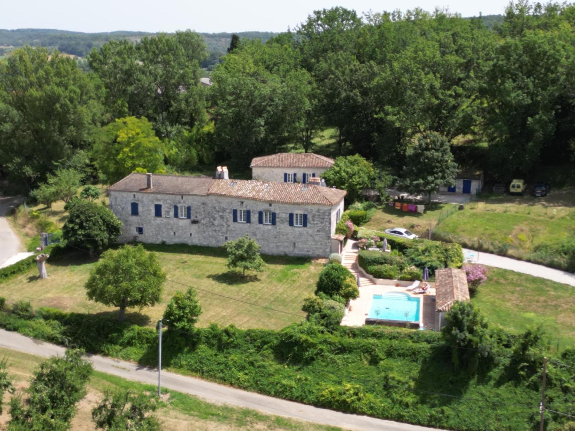شقة Bergerie Le Vieux Manoir Valeilles المظهر الخارجي الصورة