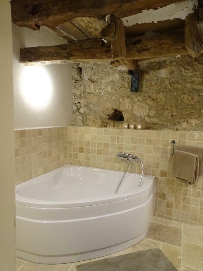 شقة Bergerie Le Vieux Manoir Valeilles المظهر الخارجي الصورة